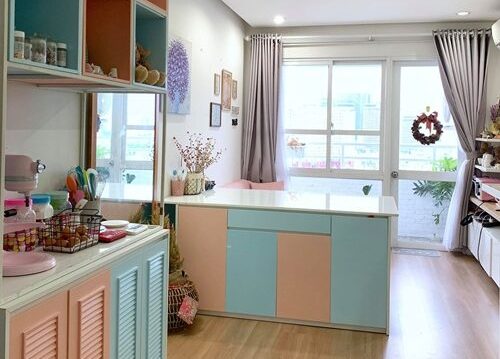 A 68 square meter apartment looks like a dollhouse of a single girl (8)