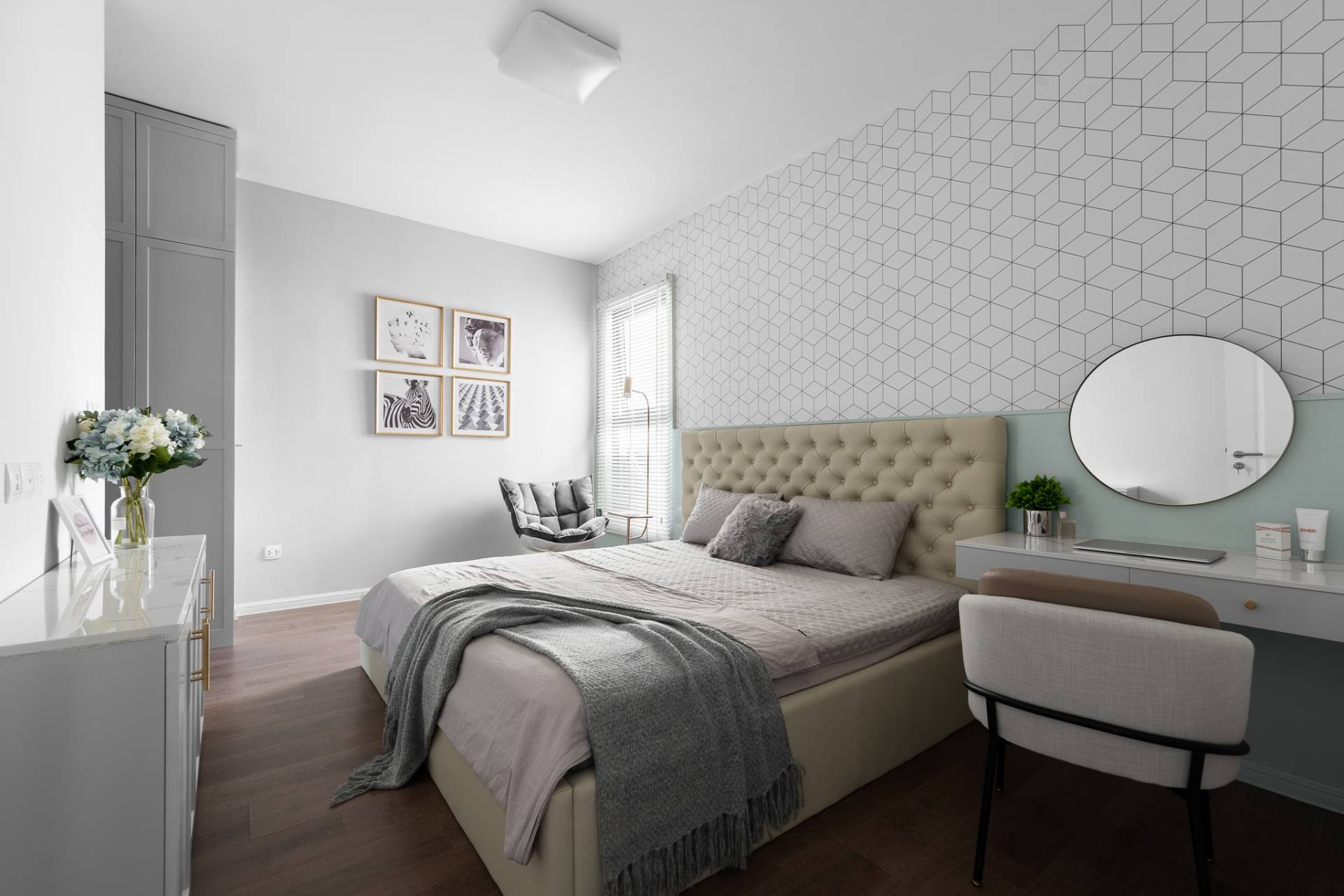 Gentle bedroom space for homeowners