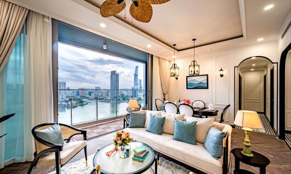 The apartment has a million-dollar view, overlooking the poetic river and modern buildings.